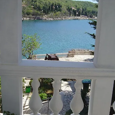 Guest house Vila Jadranka And Omisalj